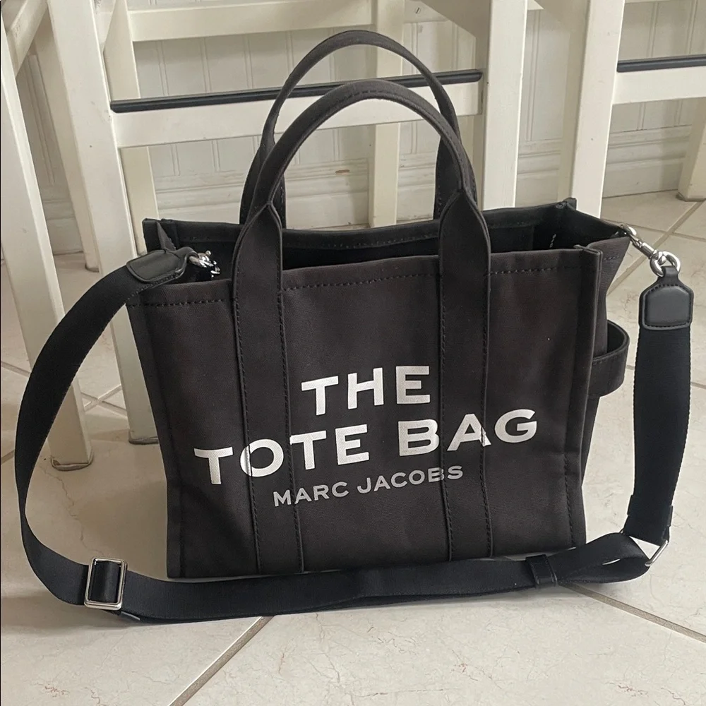 Marc Jacobs Black Canvas 'The Tote Bag' with White Logo - Picture 3 of 12